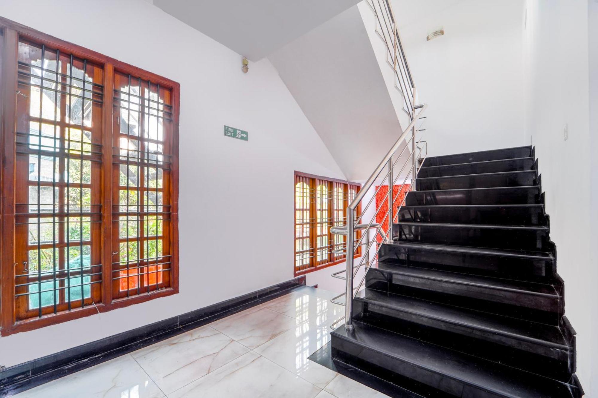 Super Townhouse City Center Ernakulam Kochi Kültér fotó