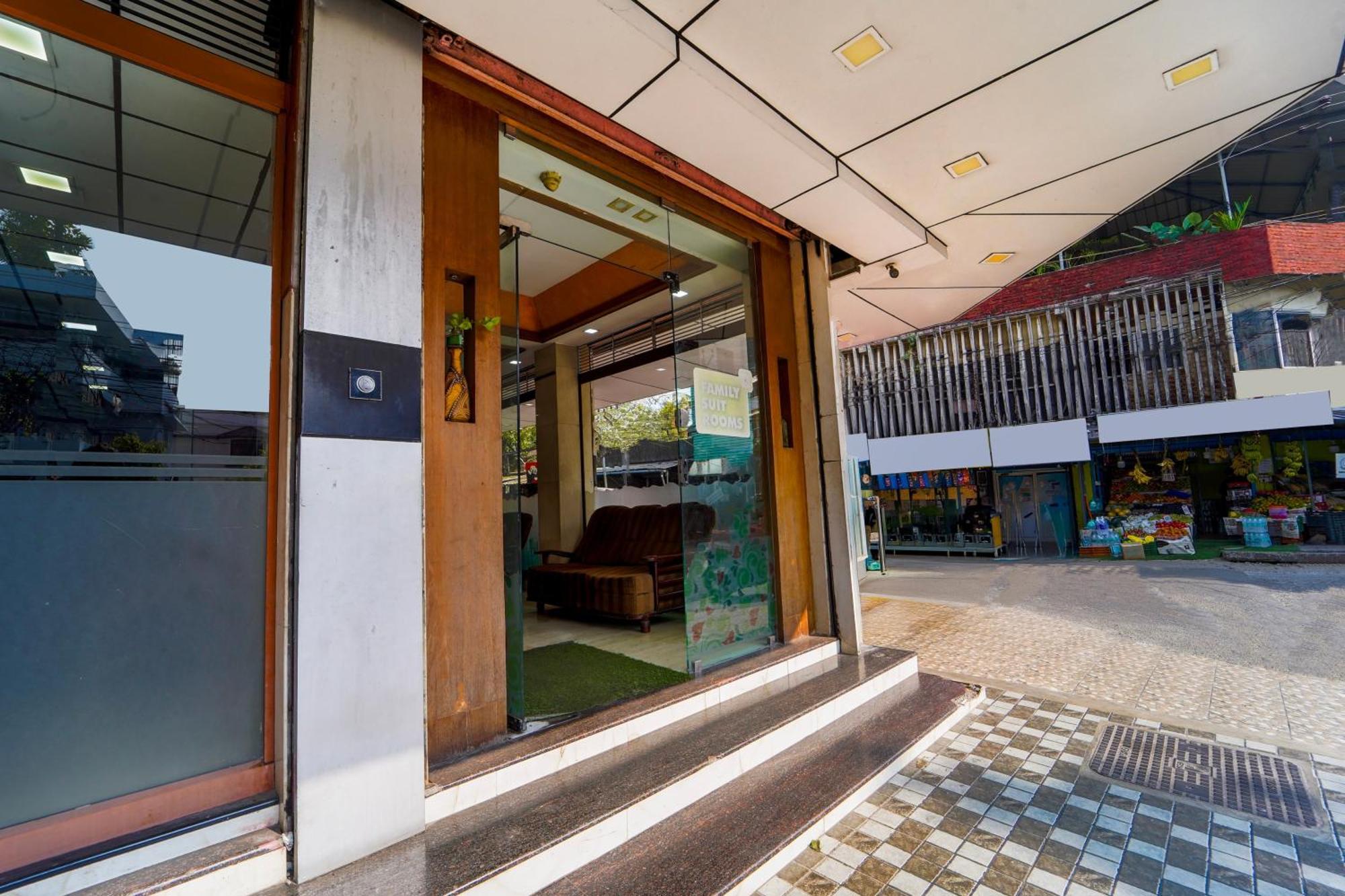 Super Townhouse City Center Ernakulam Kochi Kültér fotó