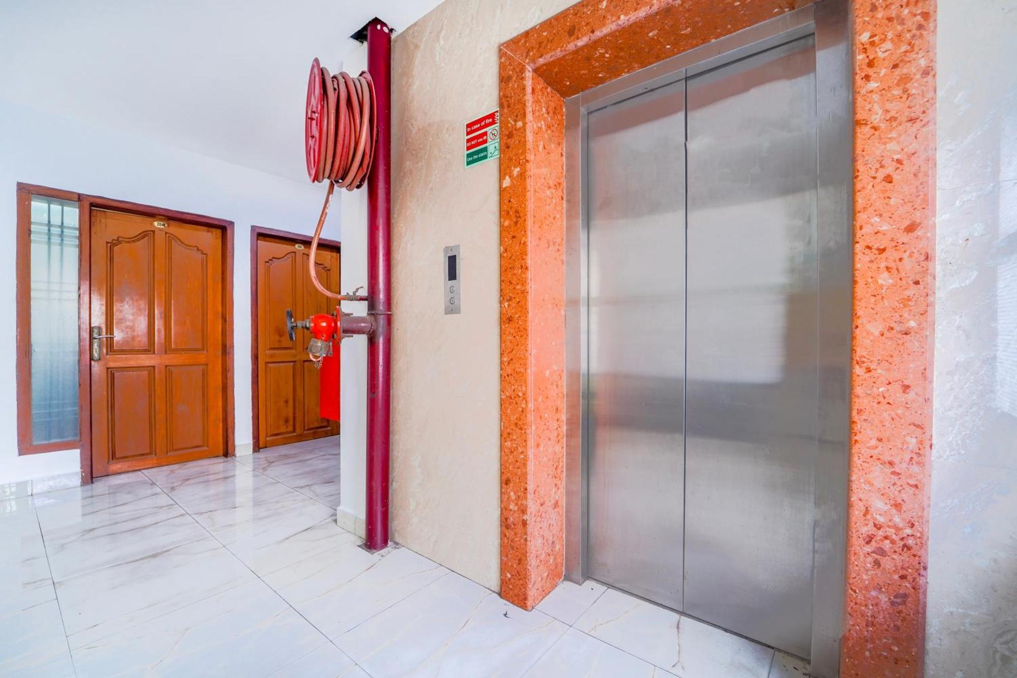 Super Townhouse City Center Ernakulam Kochi Kültér fotó